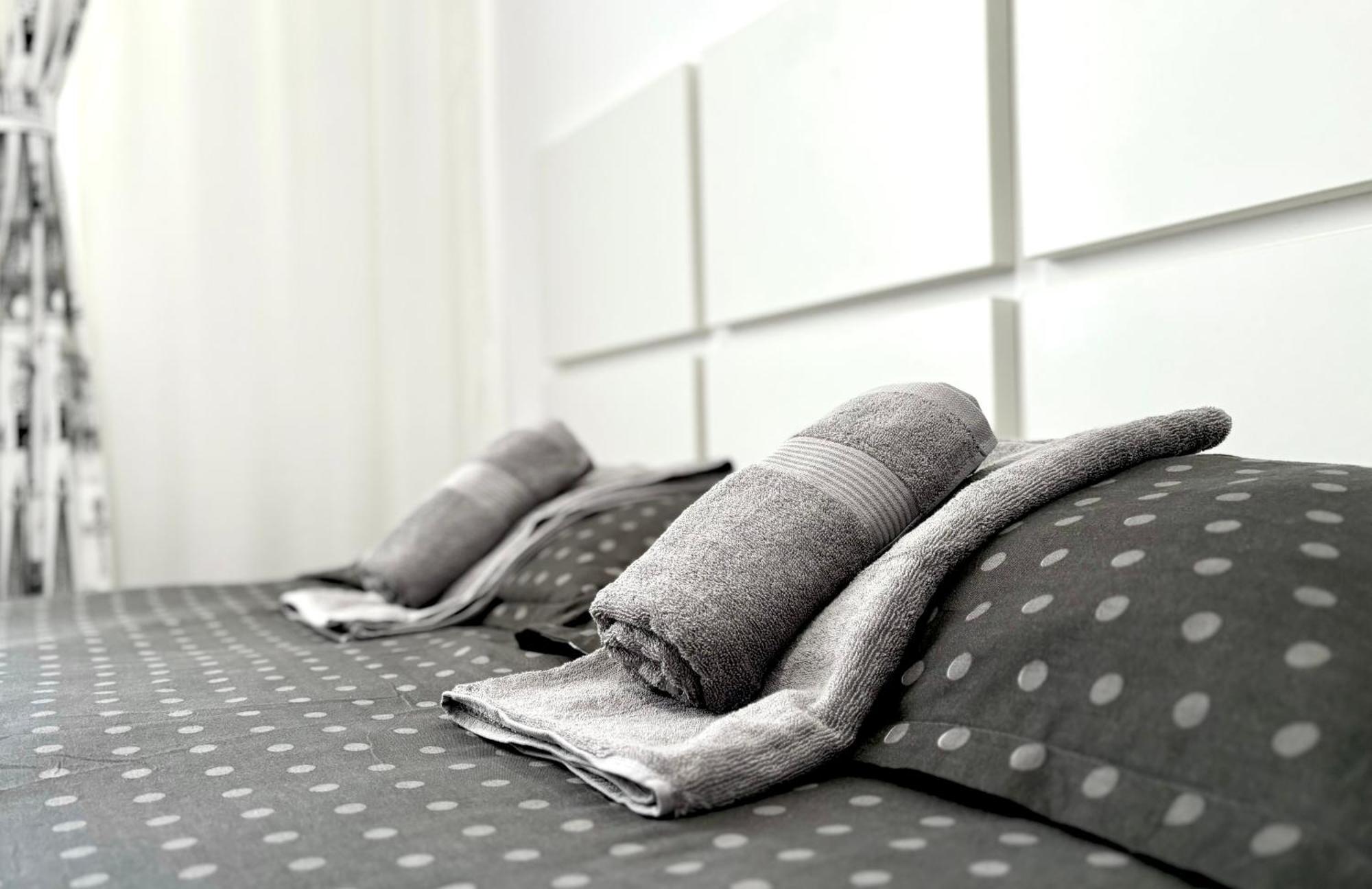 Taste Of Iasi - Two Room Apartment - Central - Sunset Touch Exteriér fotografie