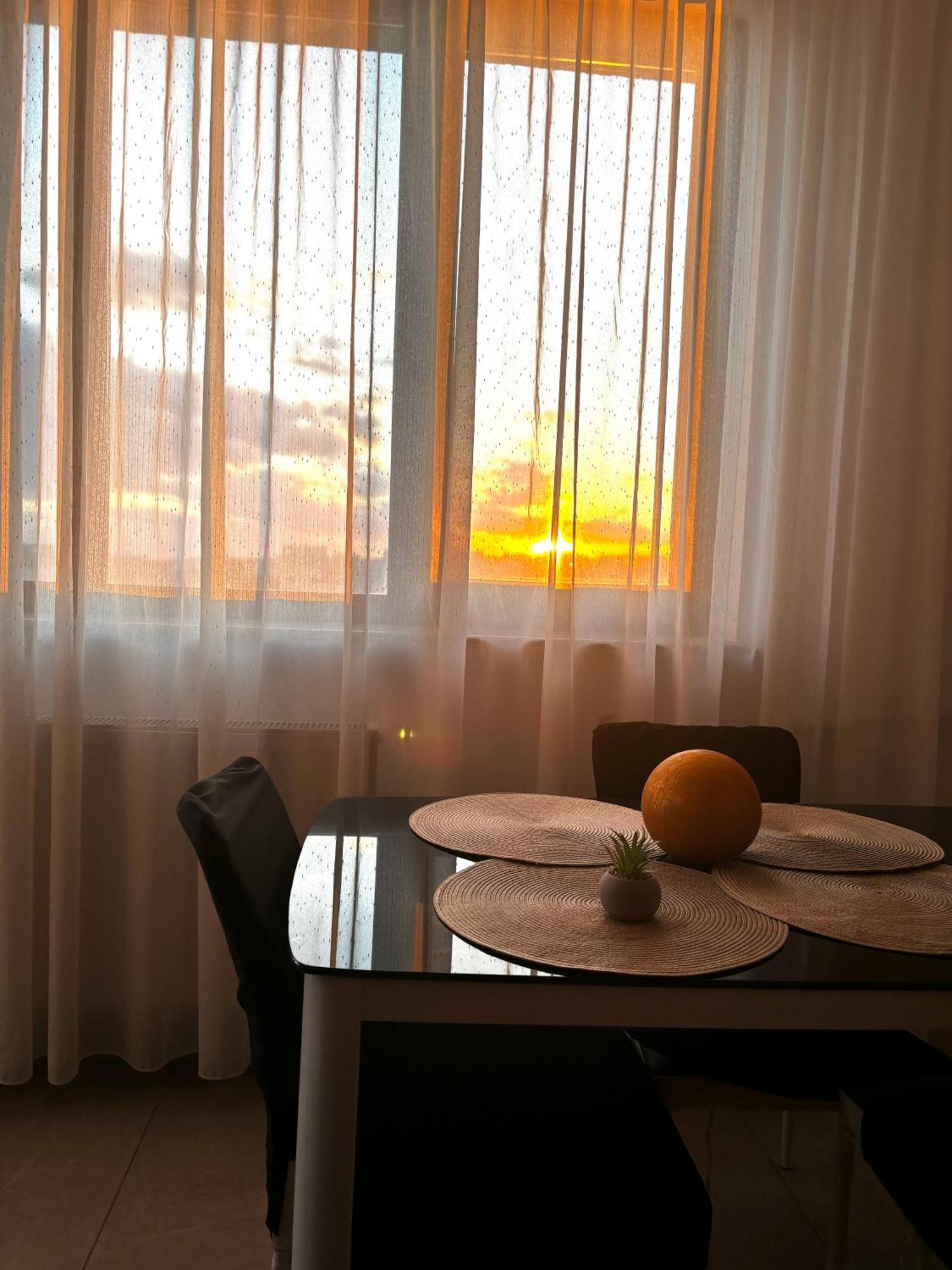 Taste Of Iasi - Two Room Apartment - Central - Sunset Touch Exteriér fotografie